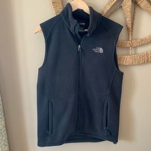 North Face Men’s Fleec Vest Size Small. Fits like Medium.